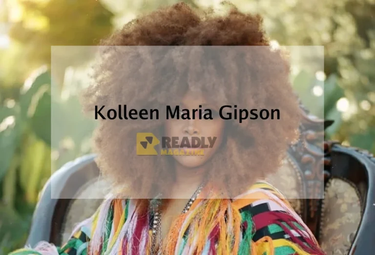 Kolleen Maria Gipson, mother of Erykah Badu, smiling at a music event.